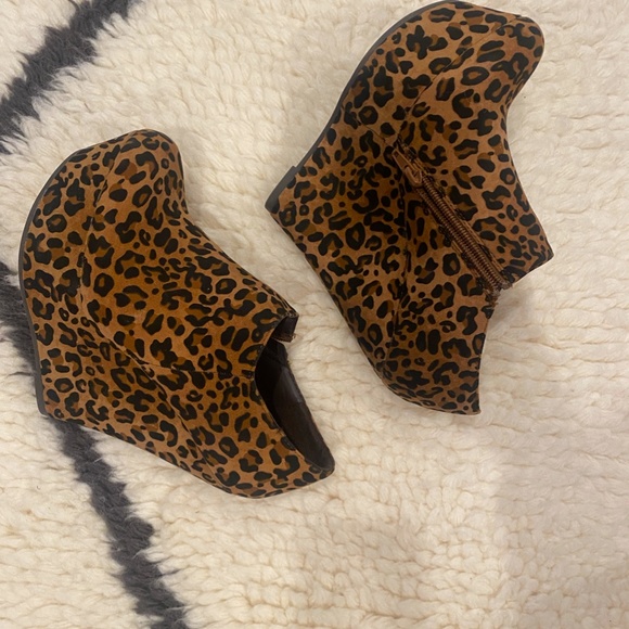 Leopard Print Ankle Bootie - Picture 7 of 10